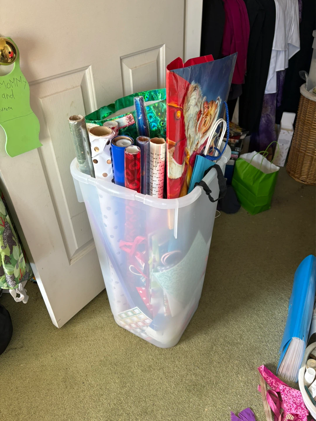 Rubbermaid Gift Wrap Storage Container 23.4 gal