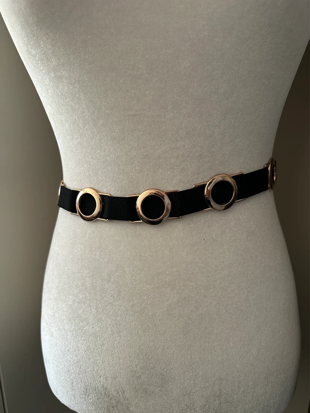 Black elastic belt with gold tone hardware - photo 2