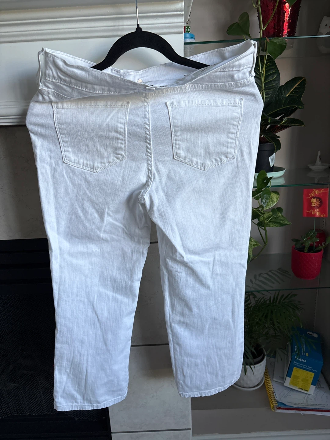 NYDJ White Embroidered Cropped Jeans Size 0 - photo 4