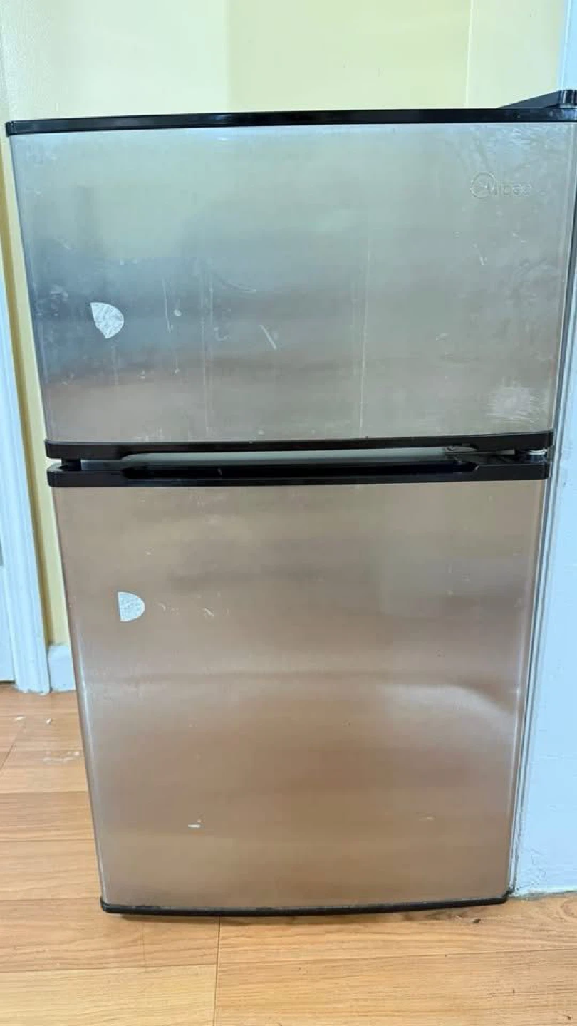 Midea Mini Fridge