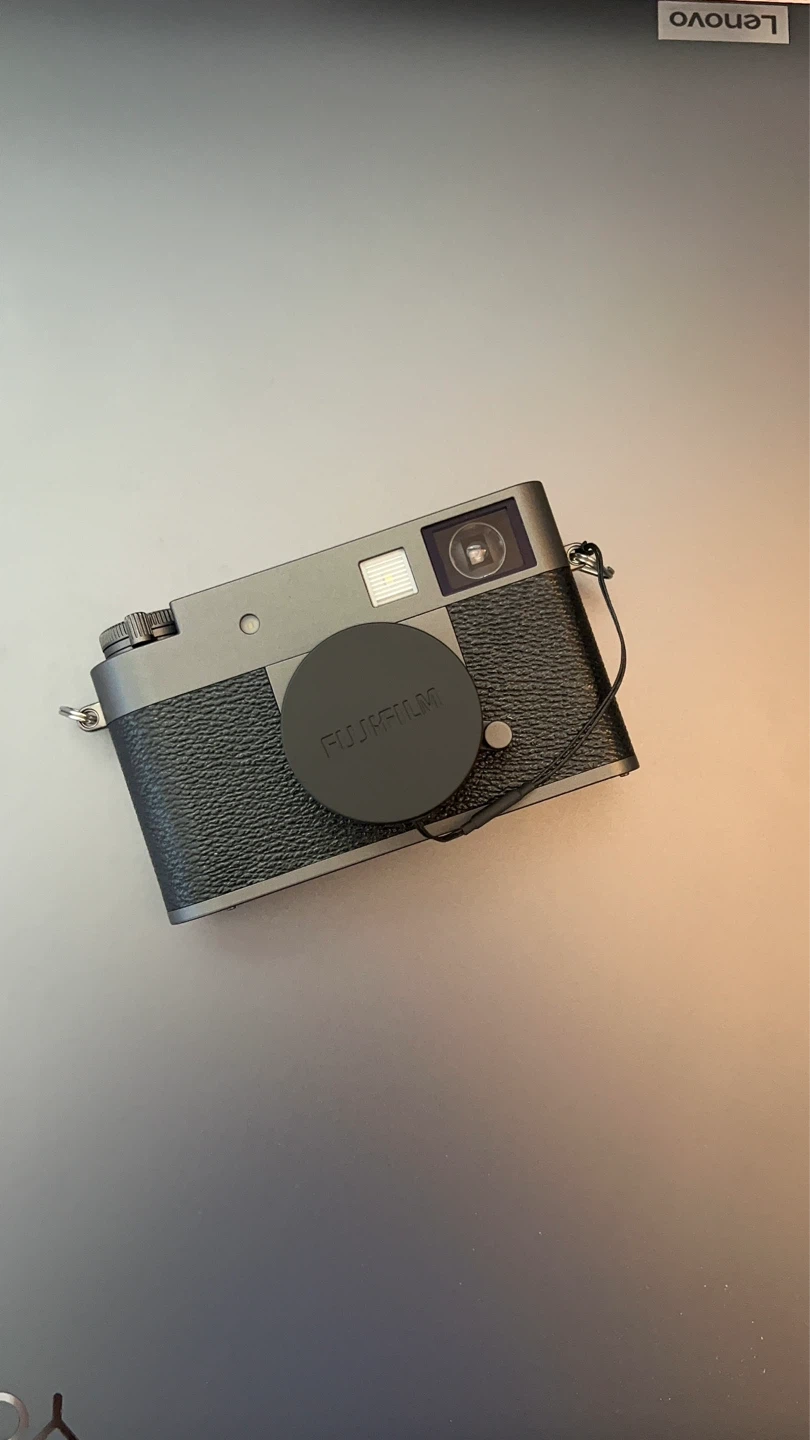 Fujifilm X-Half  (X-HF1)
