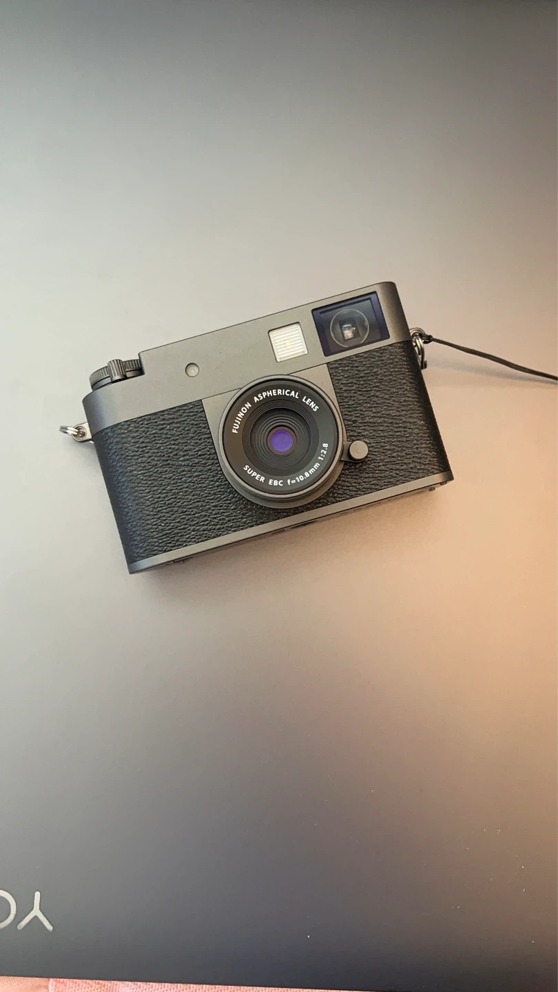 Fujifilm X-Half  (X-HF1) - photo 2