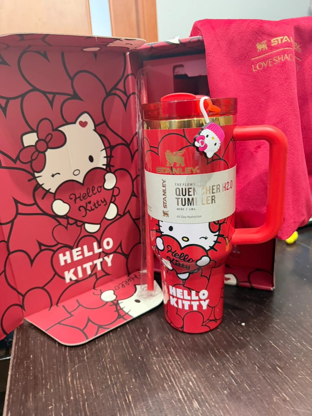 Stanley Hello Kitty Quencher H2.0 Tumbler 40 oz