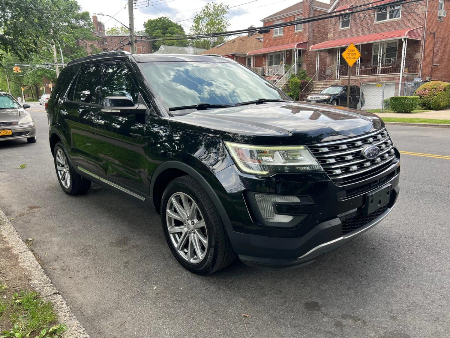 2017 Ford Explorer Limited 4WD SUV - photo 2