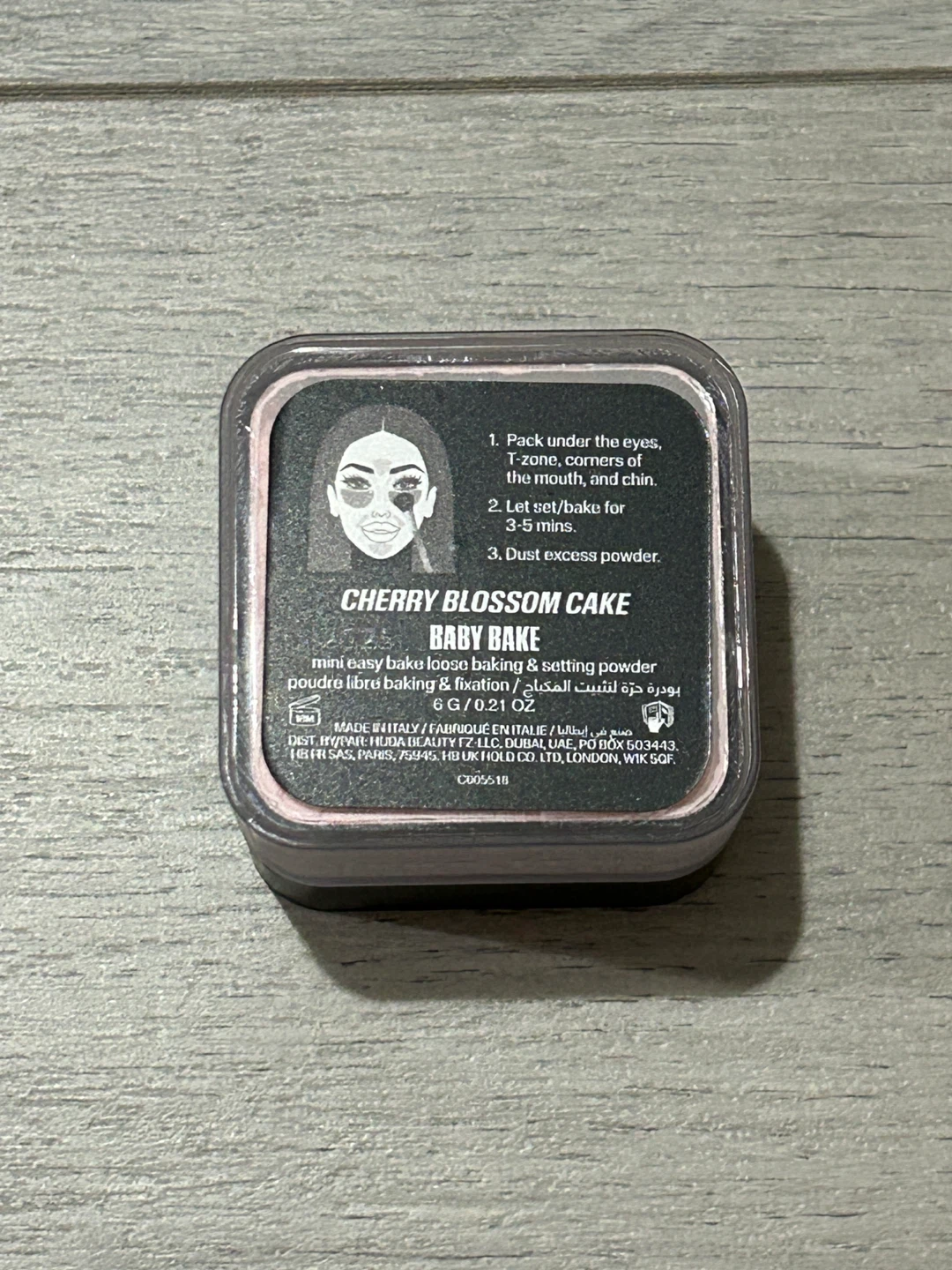 Huda Beauty cherry blossom cake mini loose powder - photo 2
