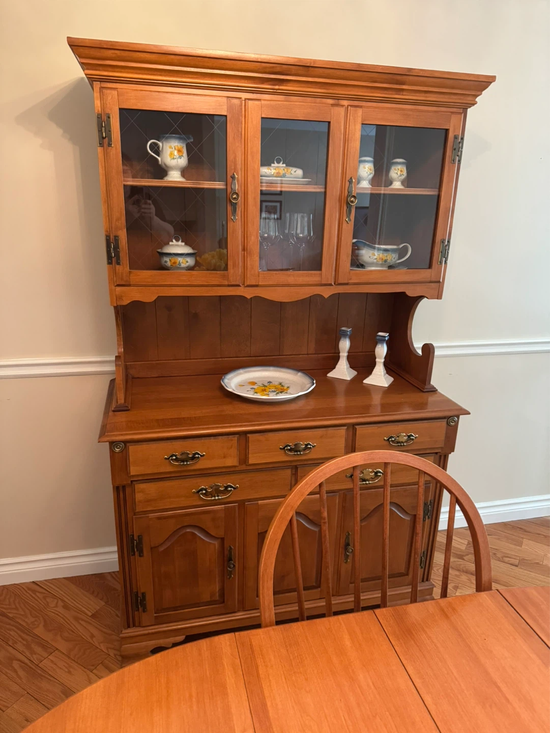 Roxton Solid Maple China Cabinet with Glass Doors