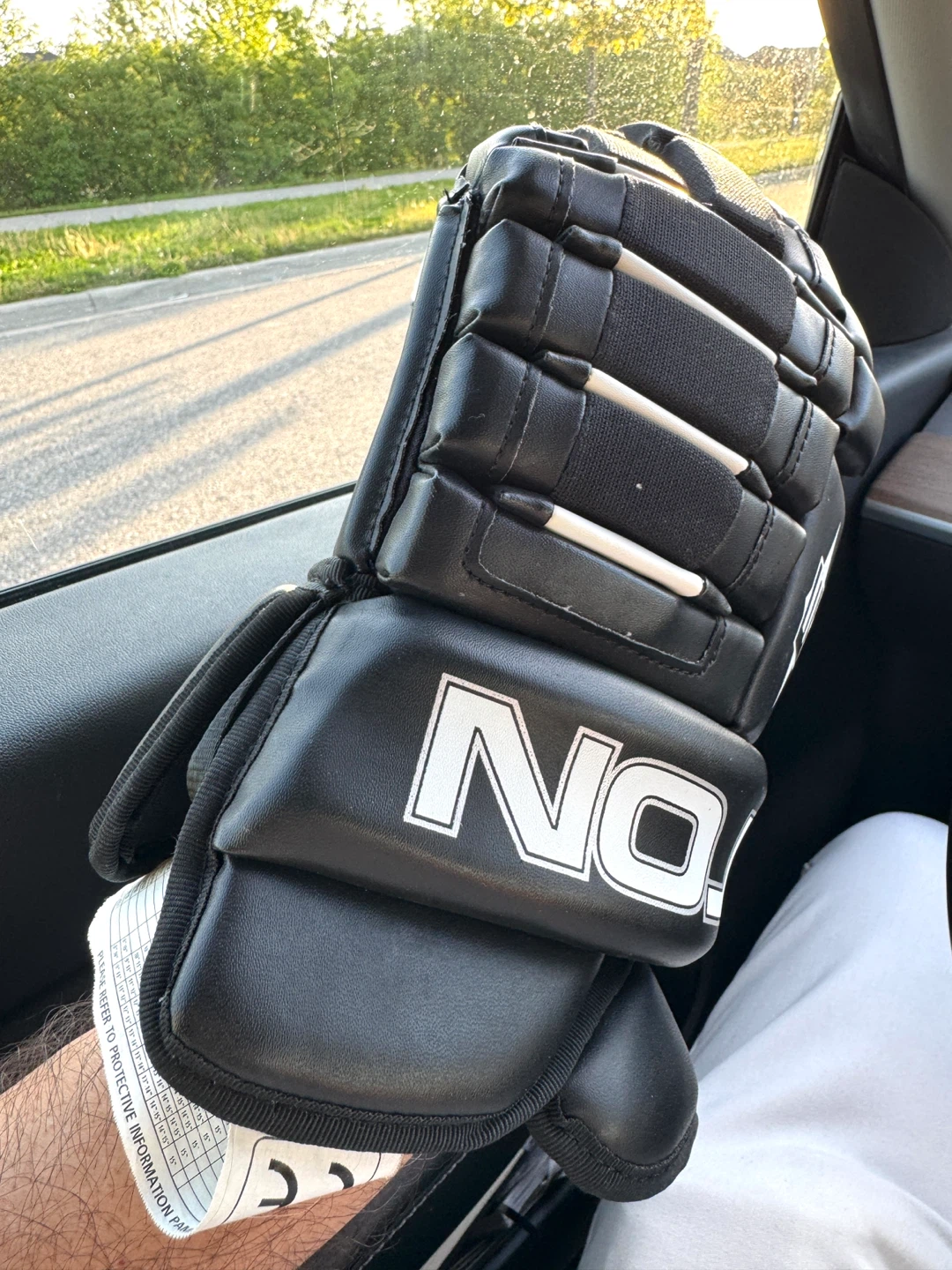 Easton (13”) & Bauer (14”) Hockey Gloves - photo 2