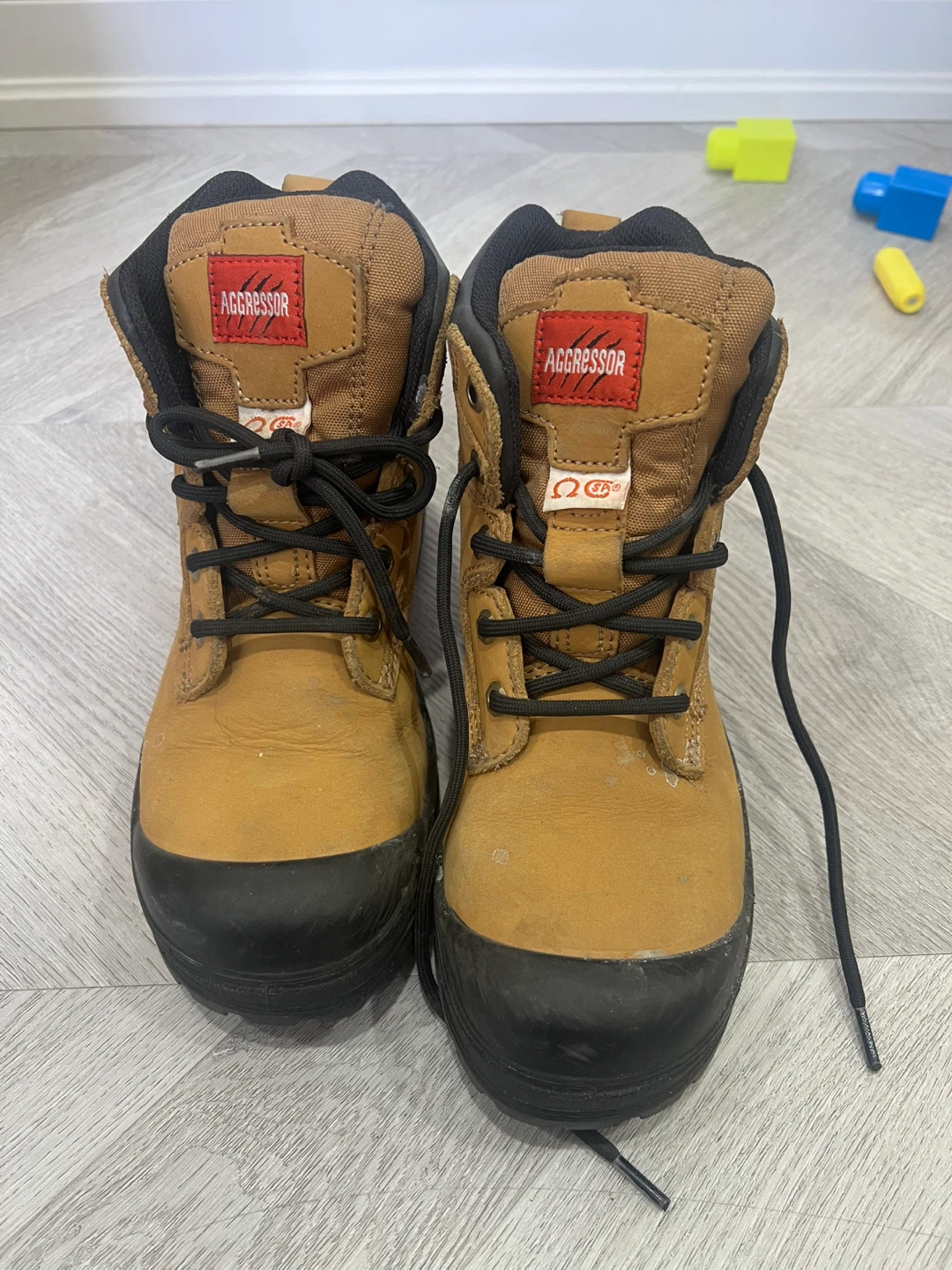 Aggressor Work Boots ( safety shoes)Size 8