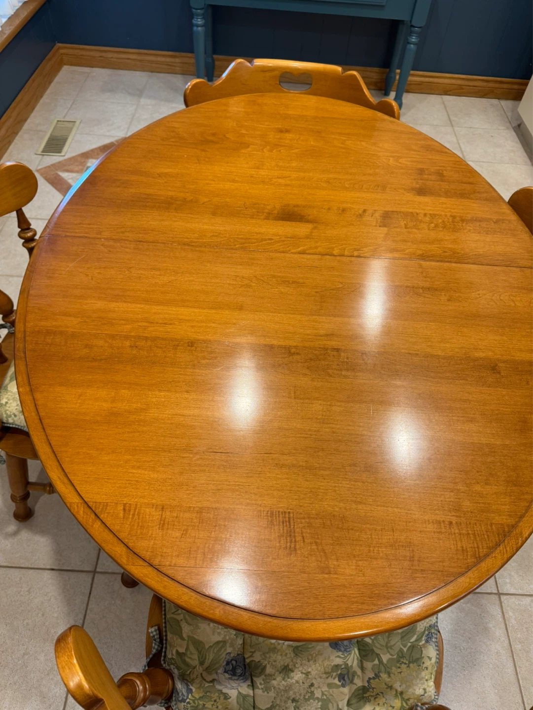 Roxton Maple Dining Table and 6 Chairs Set