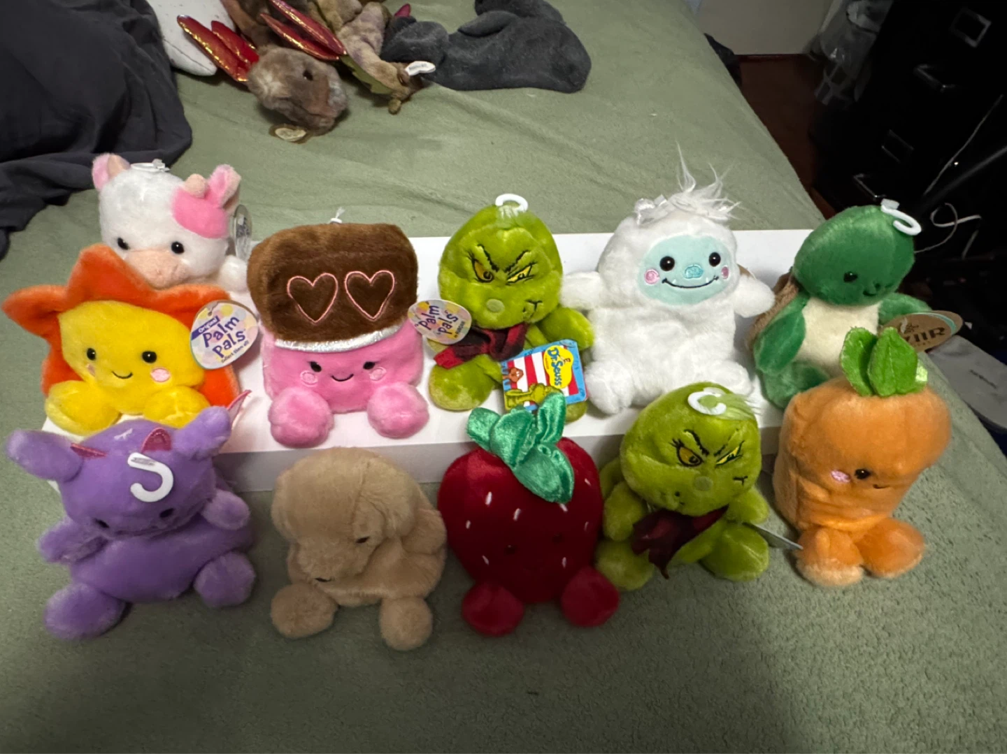 Aurora Palm Pals Grinch Plush Toy lot