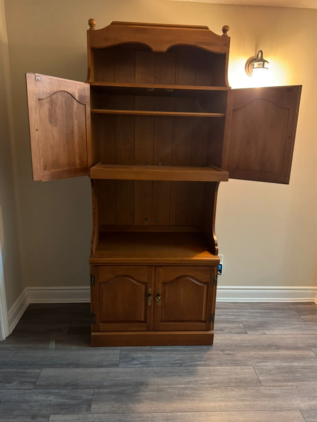 Roxton Maple Hutch with Cabinets and Drawer - photo 3