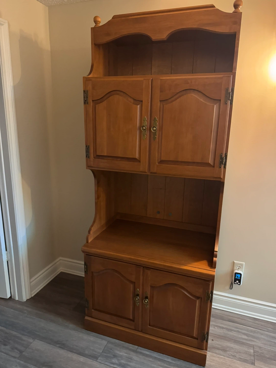 Roxton Maple Hutch with Cabinets and Drawer