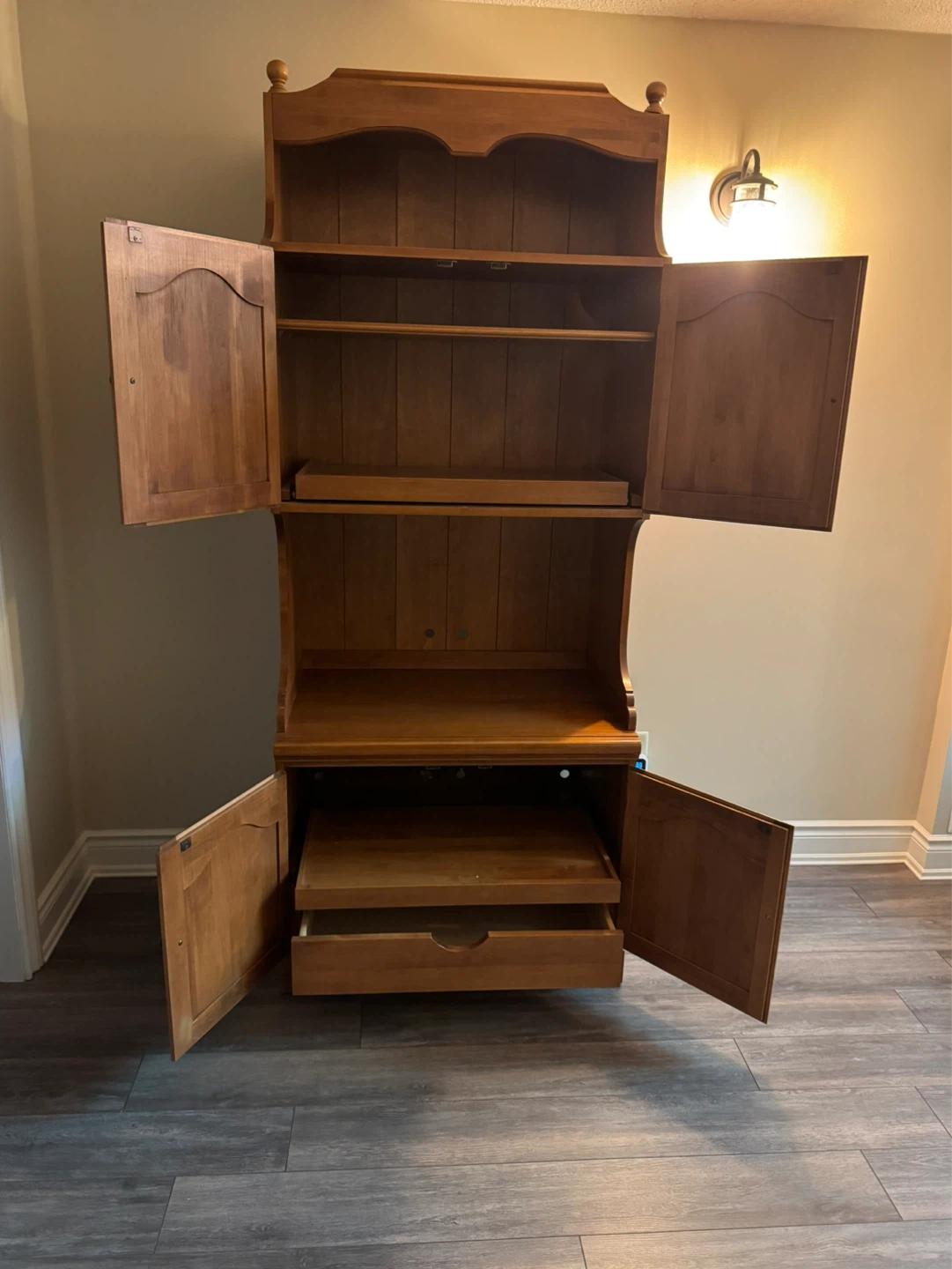 Roxton Maple Hutch with Cabinets and Drawer - photo 4