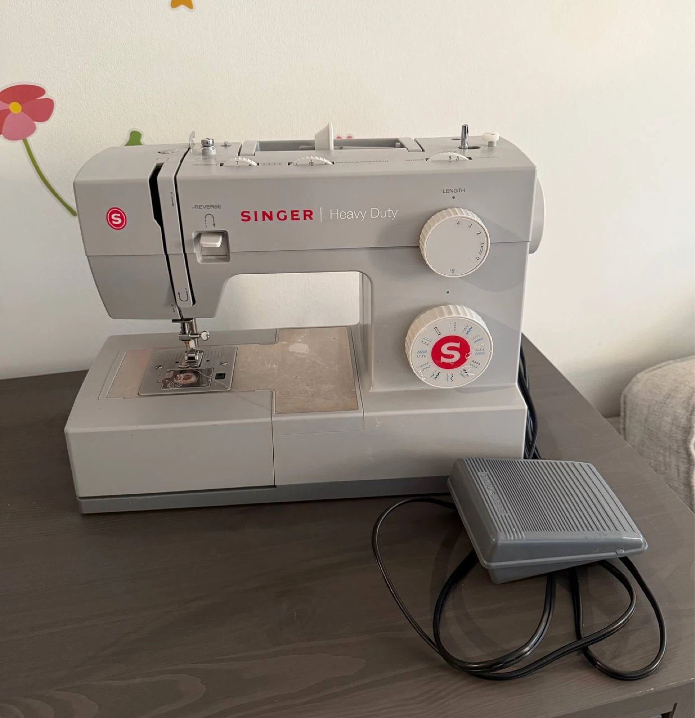 Singer Heavy Duty Sewing Machine