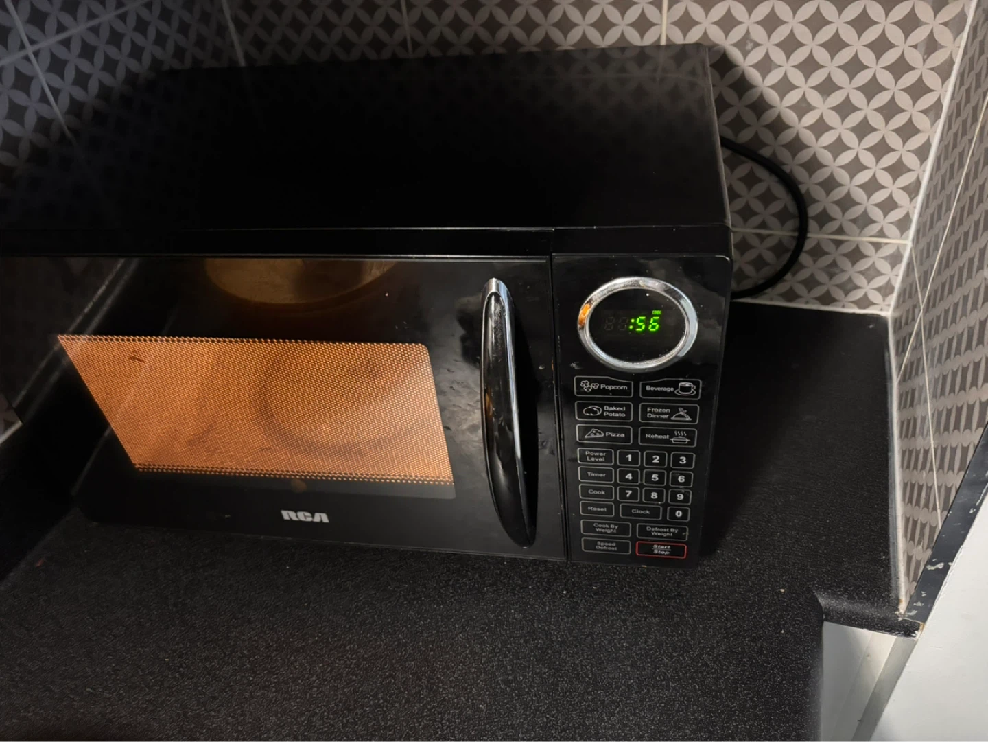 RCA Microwave - photo 2