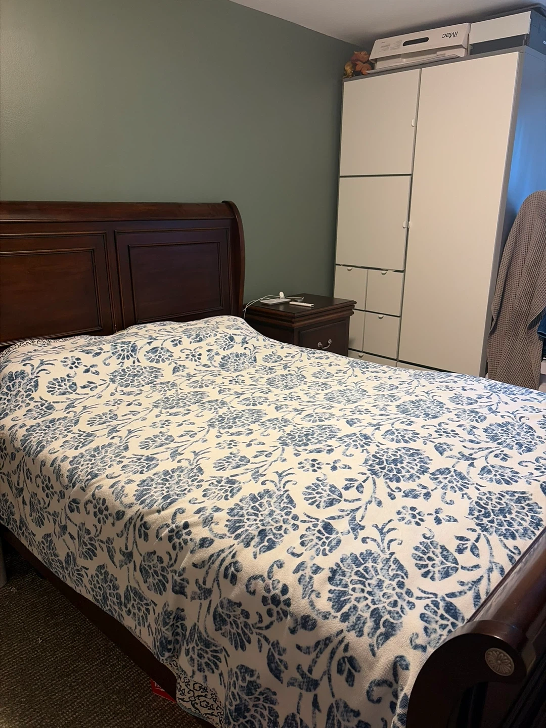 Wooden Bedroom Set with Dresser and Mirror - photo 4