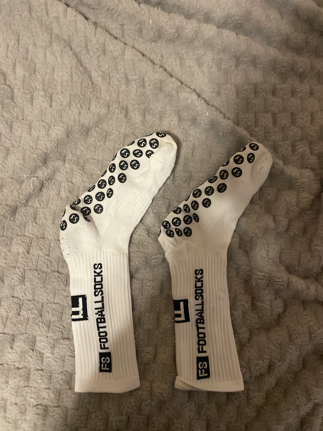 FS FOOTBALL GRIP SOCKs- white