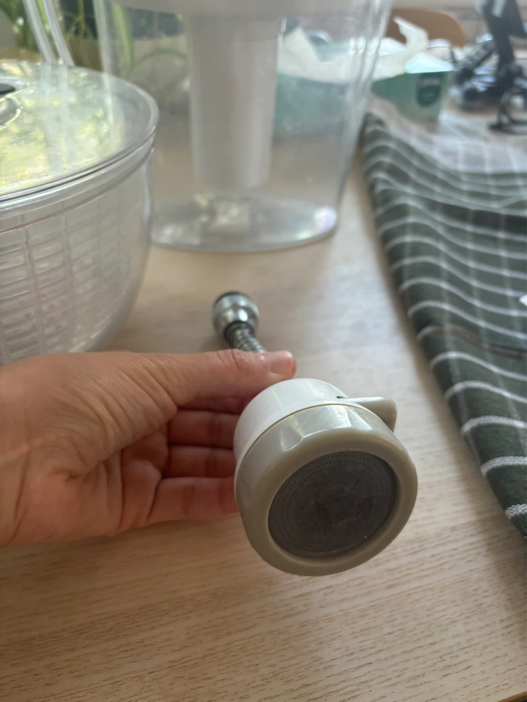 Kitchen sink sprayer attachment - photo 2