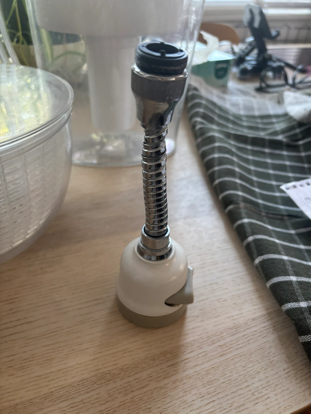 Kitchen sink sprayer attachment