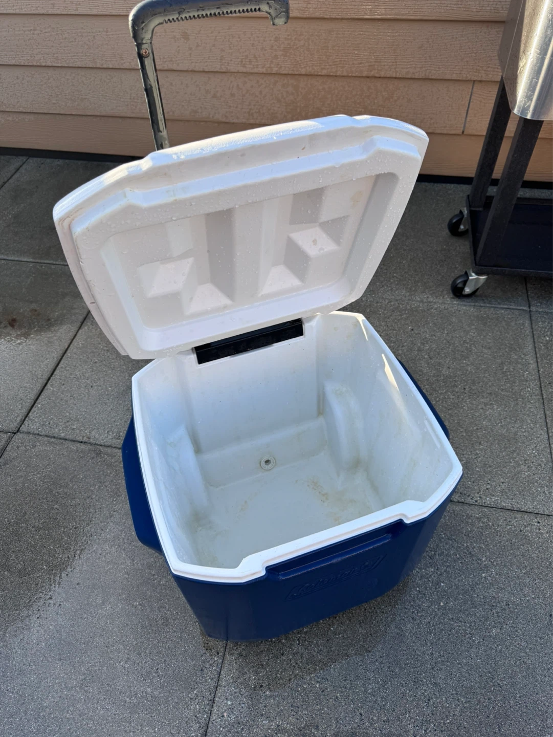 Coleman Rolling Cooler - photo 4