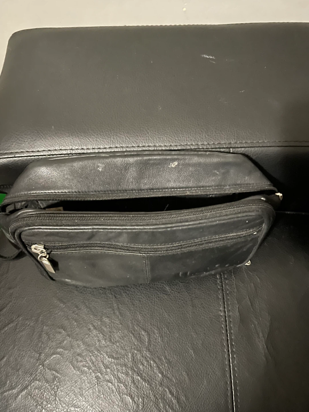 Black Leather Toiletry Bag - photo 4