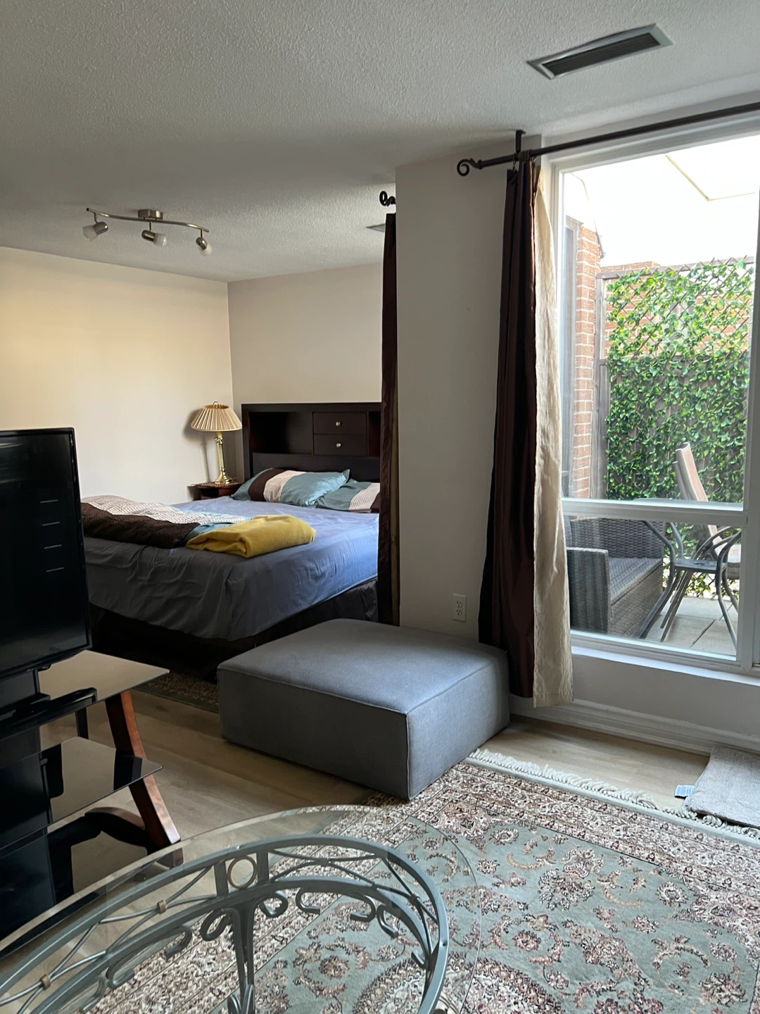 Furnished bachelor in condo Etobicoke all included $1700 - photo 5