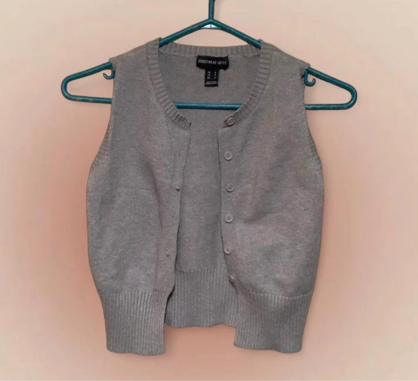 Grey cropped button up knit vest - photo 2