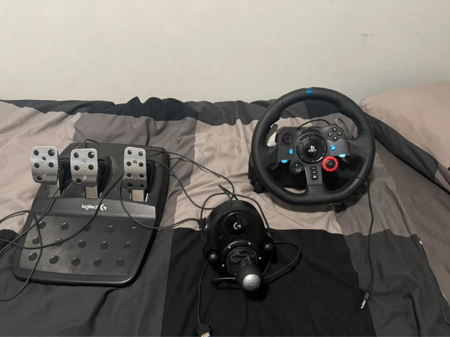 Logitech G29 Driving Force Racing Wheel & Pedals with Shifter