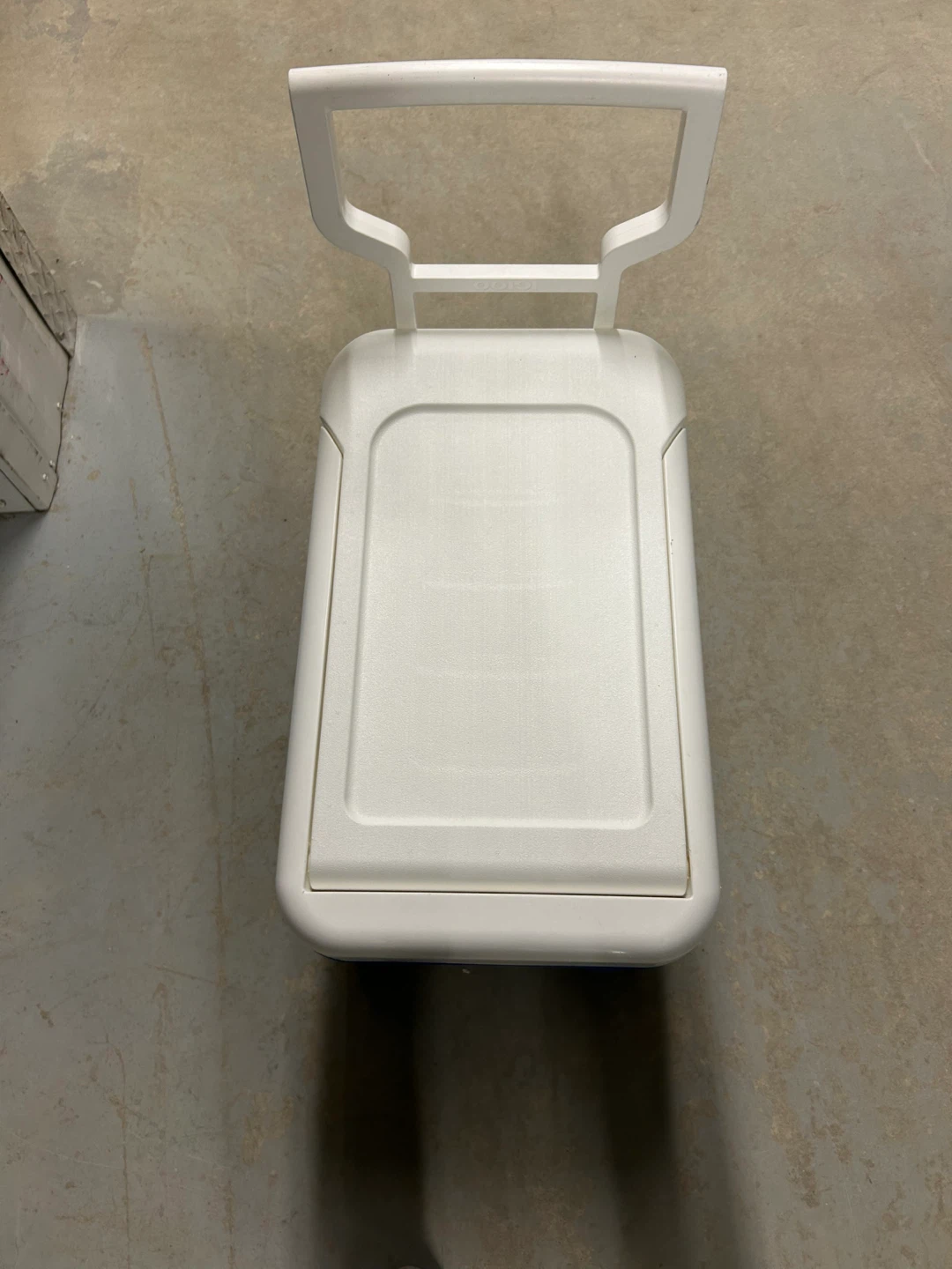 Igloo Cooler with Wheels - photo 3