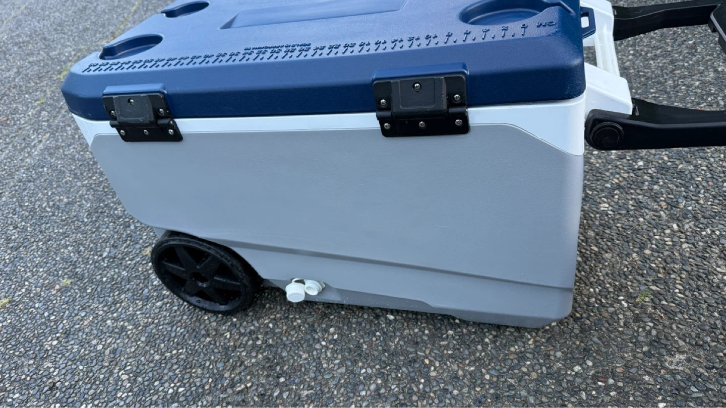 Igloo Maxcold 90 QT Cooler, Insulated Cooler - photo 2