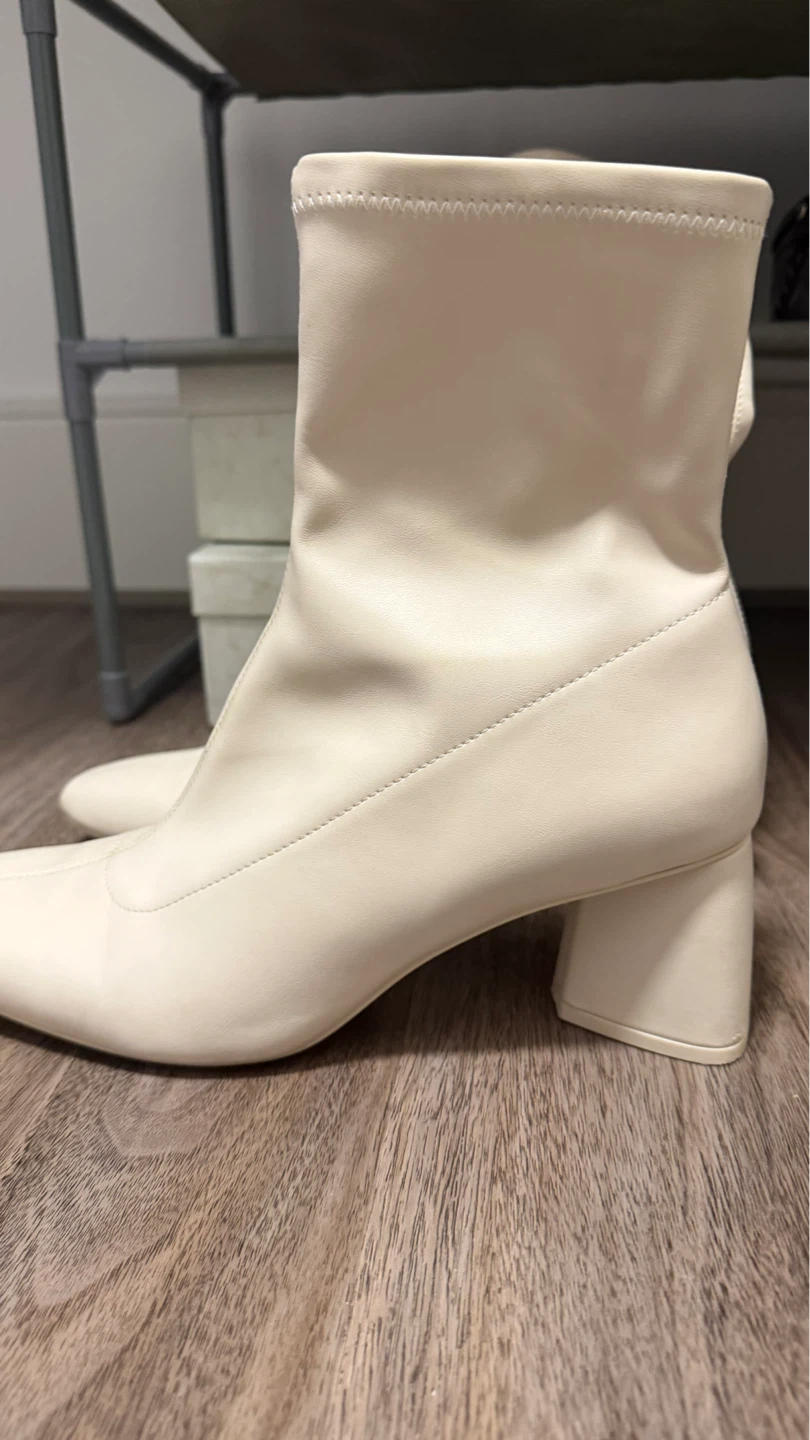 White Ankle Boots with Block Heel - photo 3