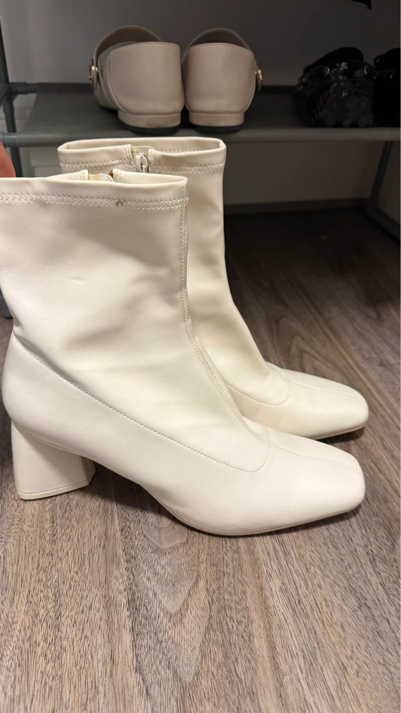 White Ankle Boots with Block Heel