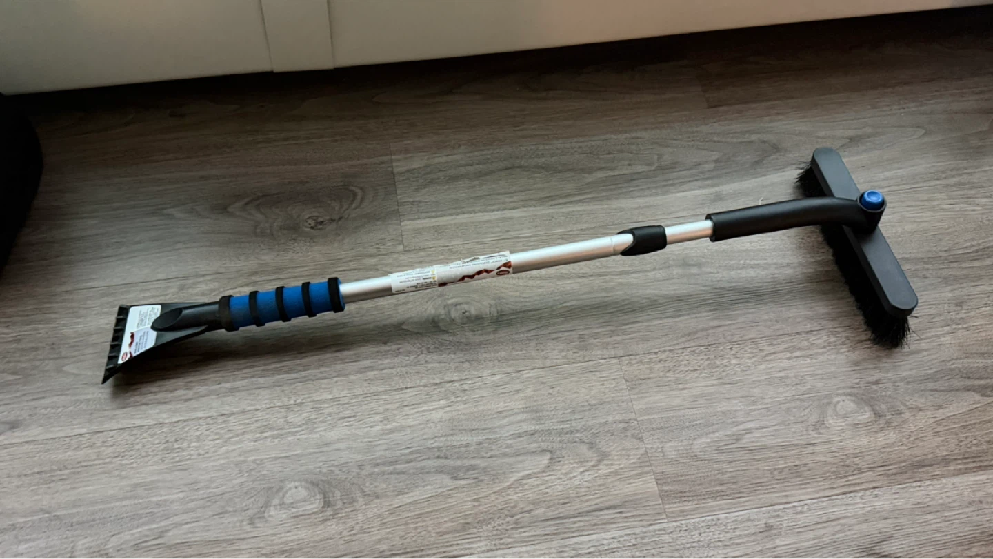 Extendable Snow Brush with Ice Scraper