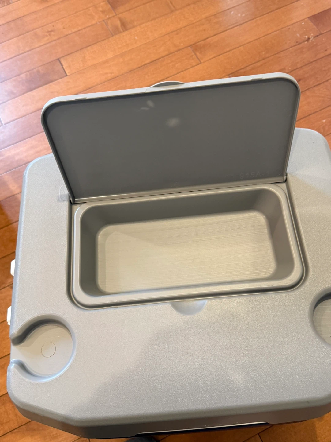Igloo Maxcold 62 Roller Cooler - photo 4