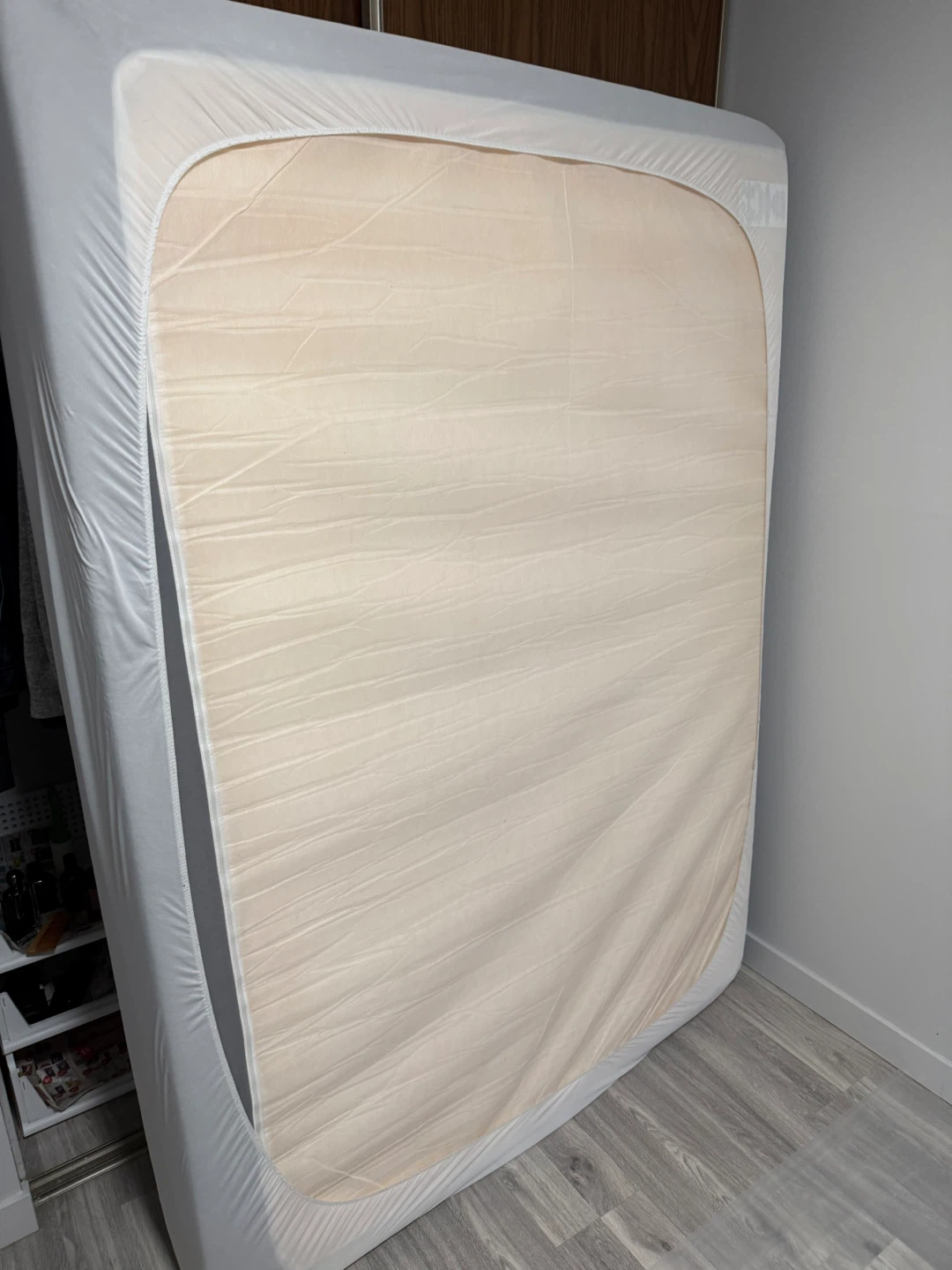 Full size mattress with bamboo protector - photo 3