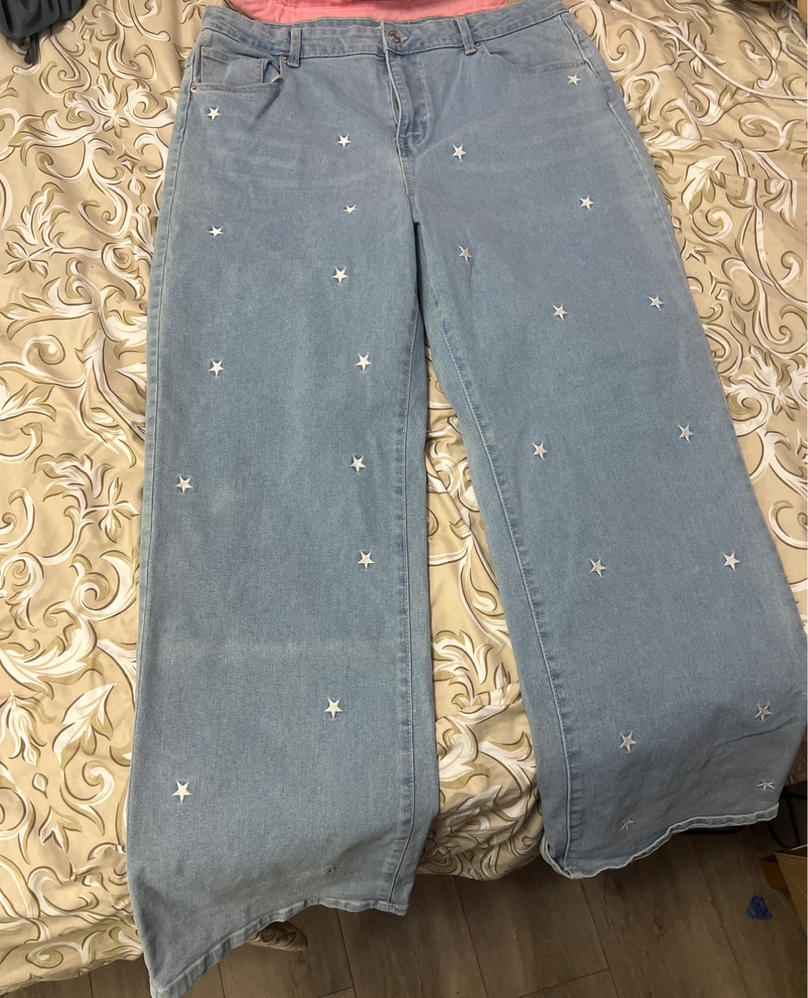 Wide leg jeans with star embroidery
