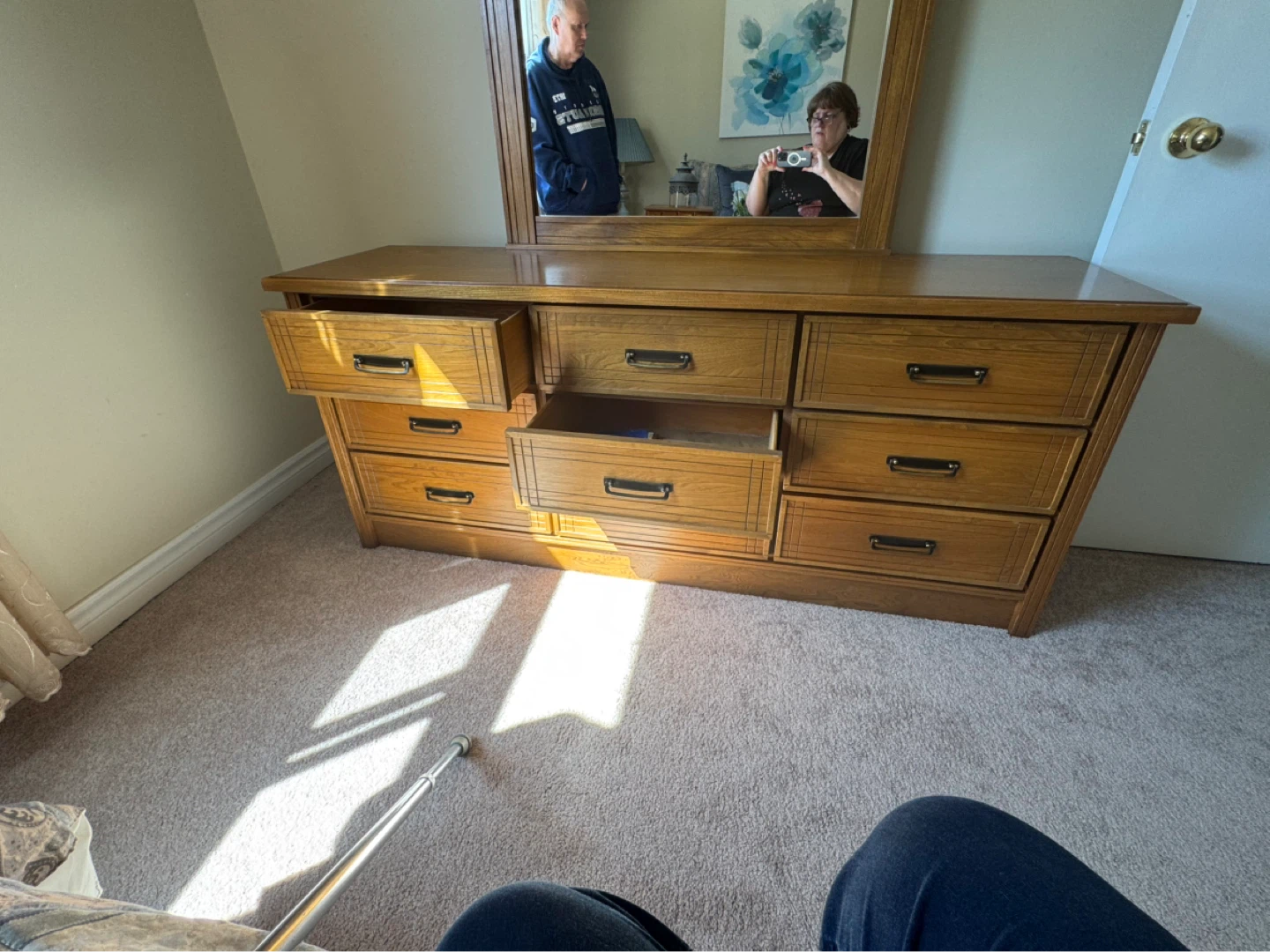 Ladies Dresser with Mirror & 2 nightstands - photo 4