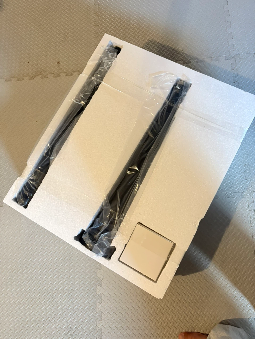 VIANIS Triple-Head Outdoor Post Light with Dusk to Dawn Sensor - photo 3