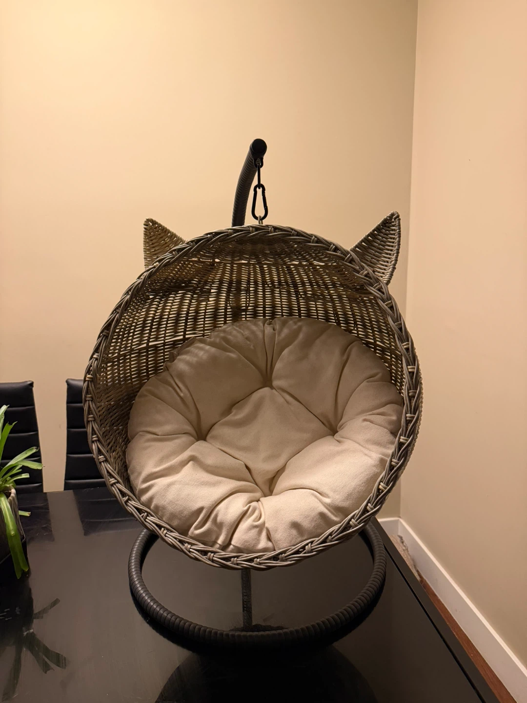Swingable Wicker Cat Bed with Cushion