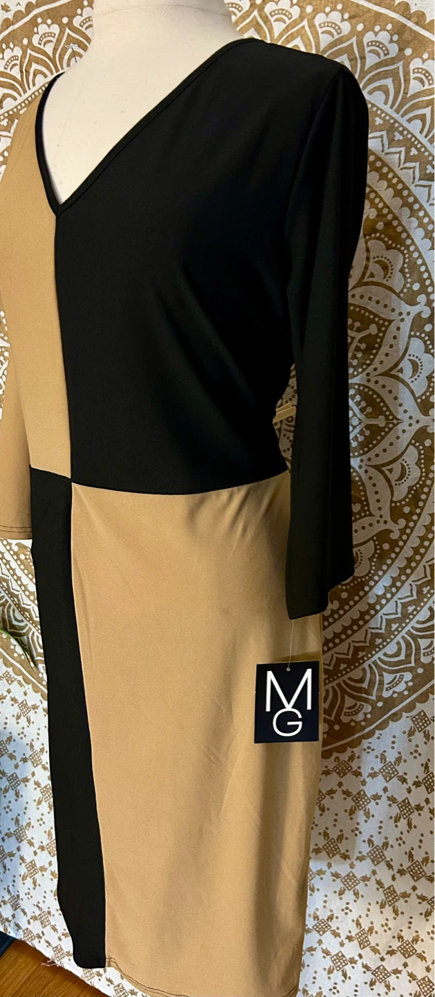 Colorblock V-Neck Dress - photo 4