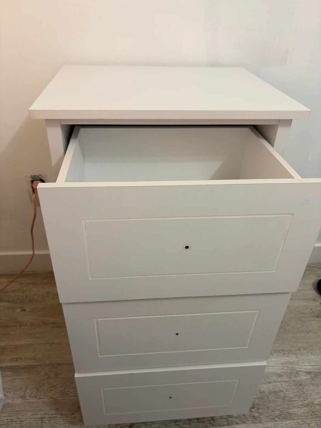 White 3-Drawer Bedside Table / nightstand - photo 2