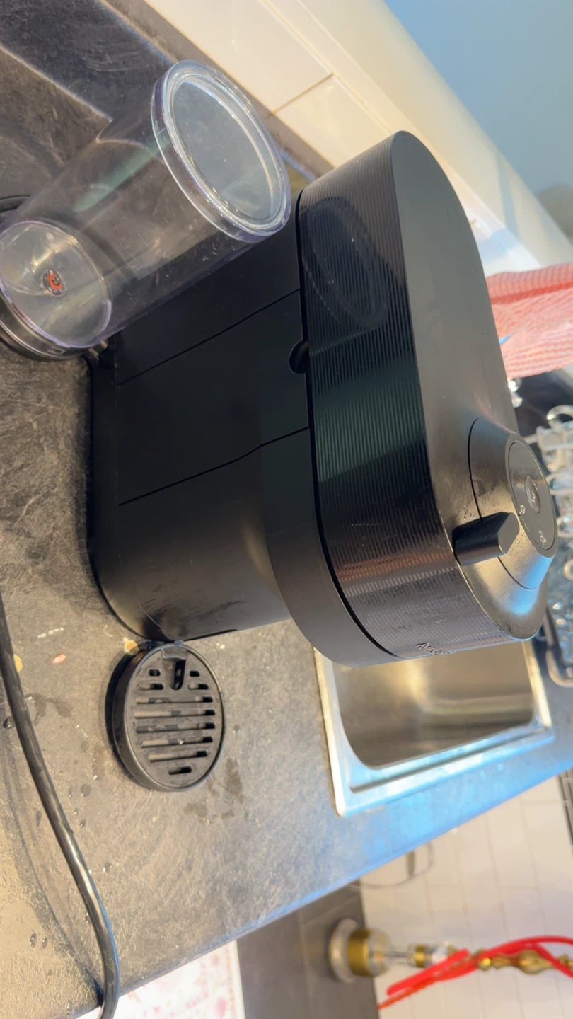 Nespresso VertuoPlus Coffee Machine - photo 2