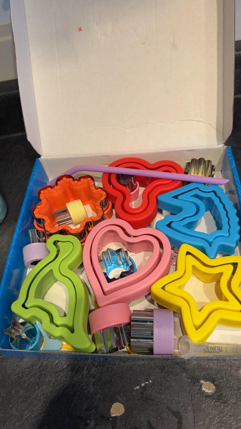 BANTC Sandwich Bread Cutter and Sealer for Kids - photo 2