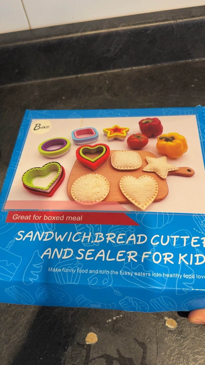 BANTC Sandwich Bread Cutter and Sealer for Kids
