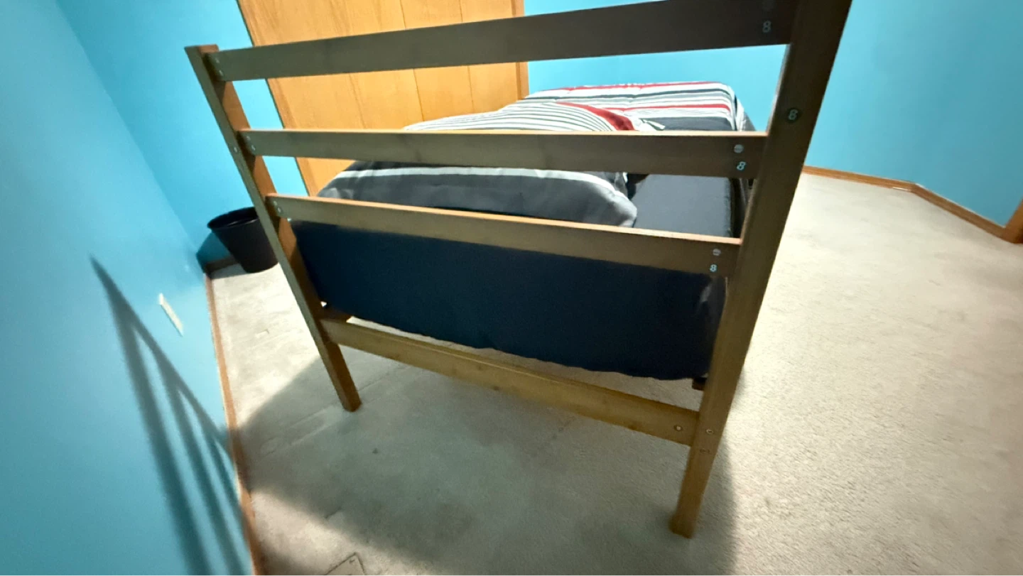 Zinus Wooden Twin Bed Frame (LIKE NEW) - 1 of 2 - photo 4