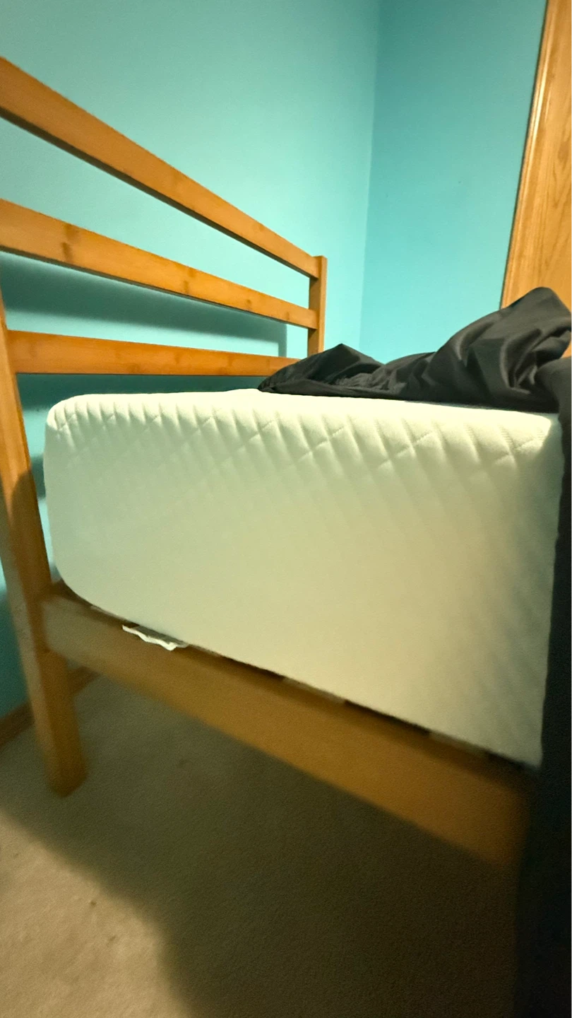 Zinus Wooden Twin Bed Frame (LIKE NEW) - 1 of 2 - photo 2