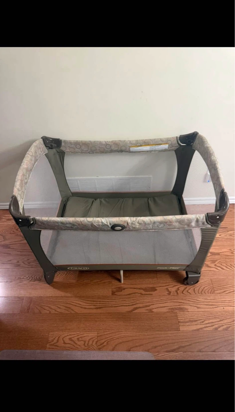 Baby Play Pen / Sleep Bed Crib