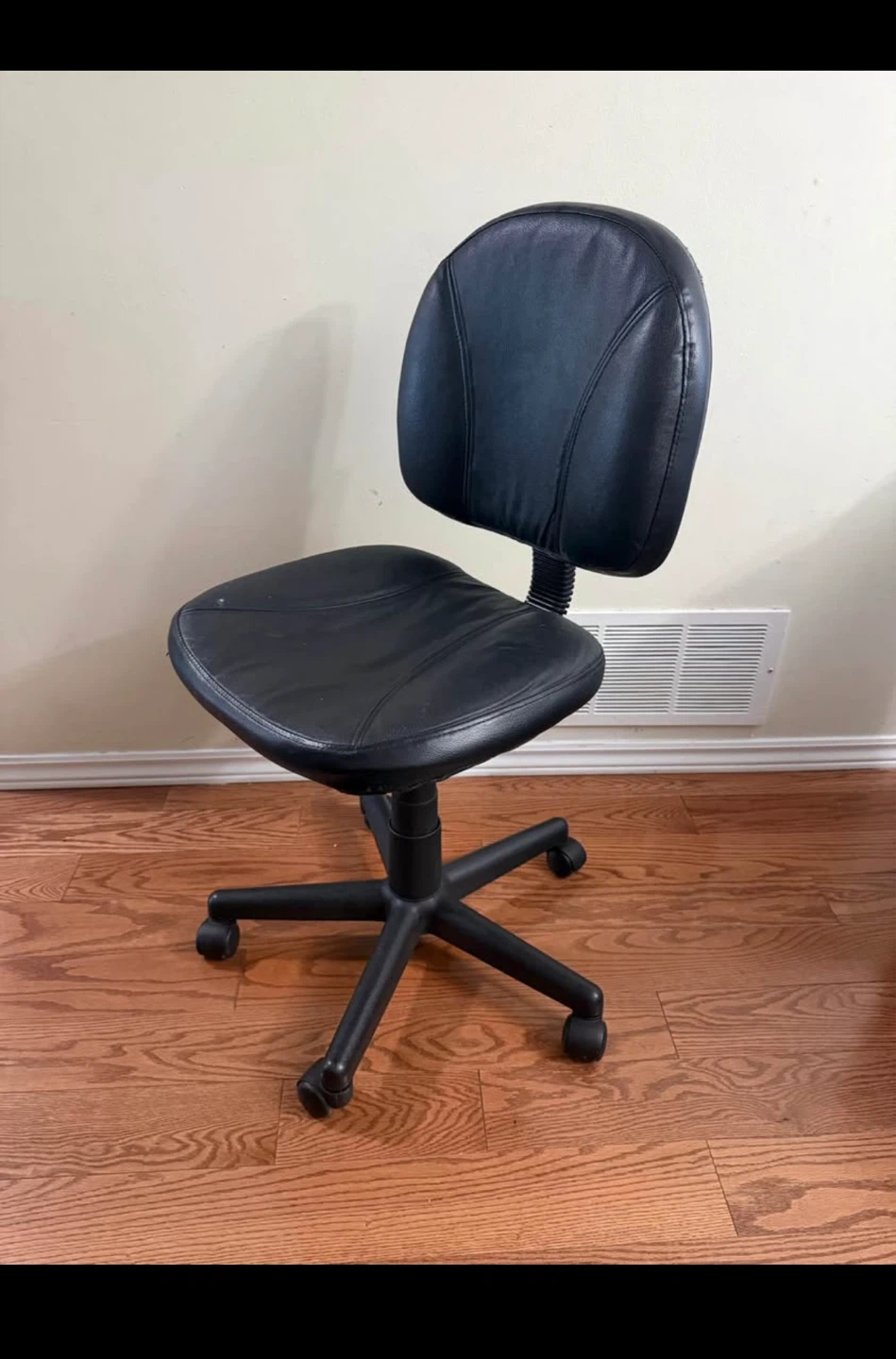 Soft Comfortable Office/Desk Chair - photo 2