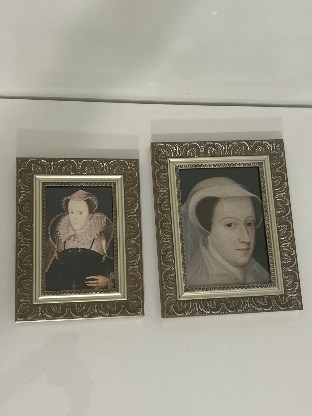 Set of 2 Framed Portraits - photo 4