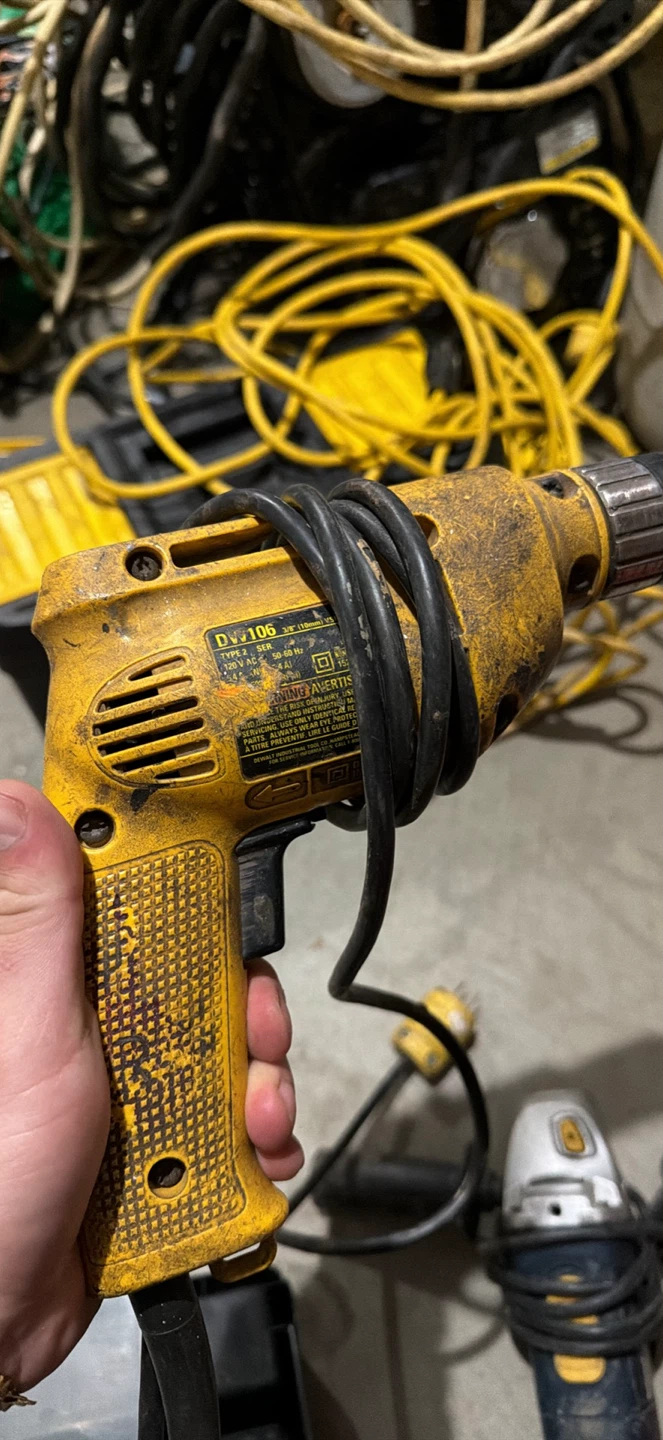 DeWalt DV106 Drill